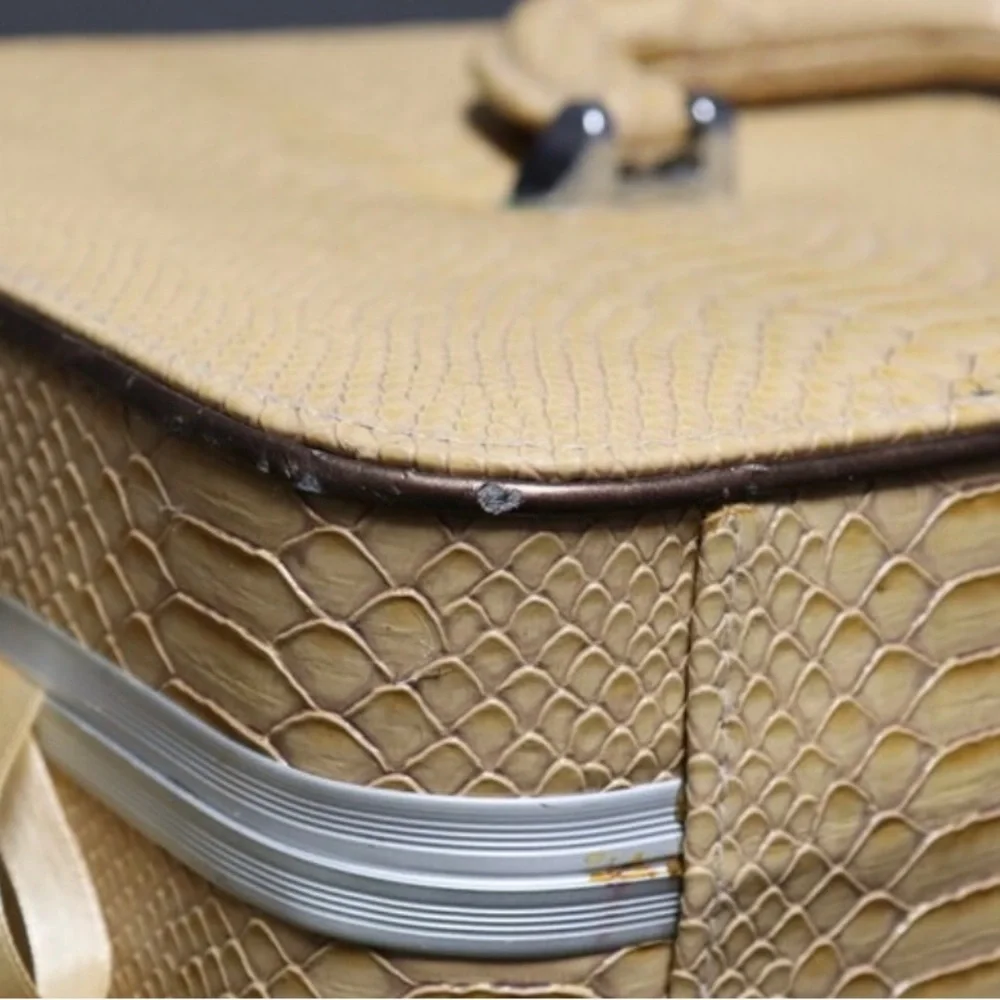 Makeup Case Vintage New? w/mirror removable tray & 4 plastic bottles with lids